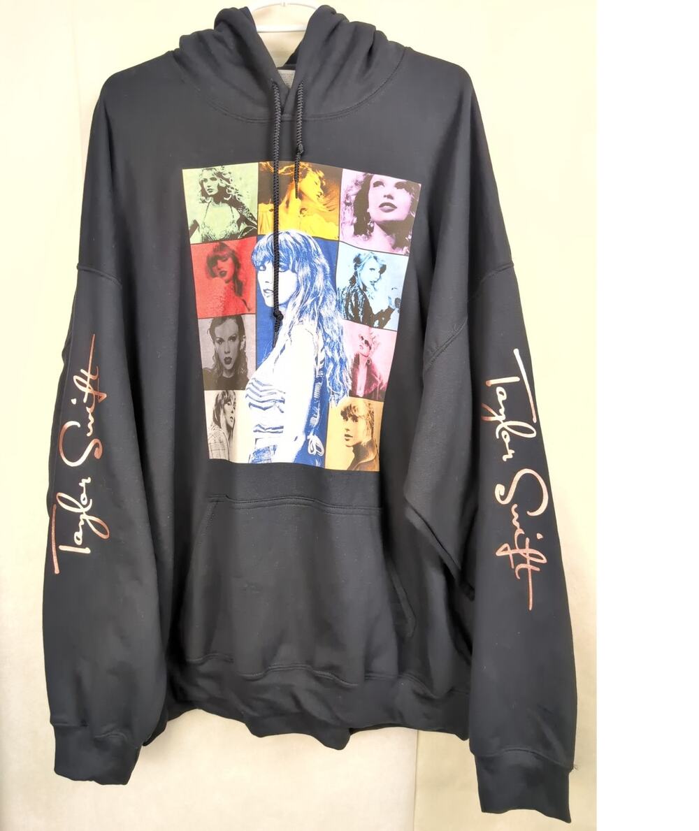 Taylor Swift The Eras Tour black hoodie Size 3XL Gildan Swiftie Classic Concert